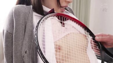 【中文字幕】卒业までの一ヵ月、色白美尻をねっとり羞耻爱抚で堕としたオヤジ教师の媚薬痴汉。 白石もも